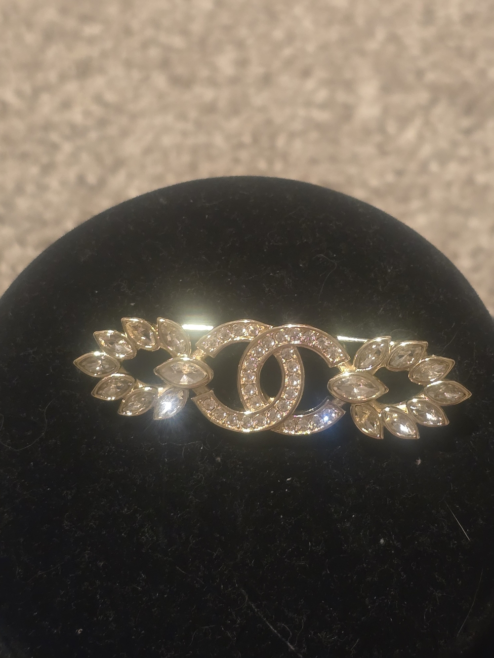CHANEL 18kgo Crystal Interlocking Circle Gold Hair Brooch